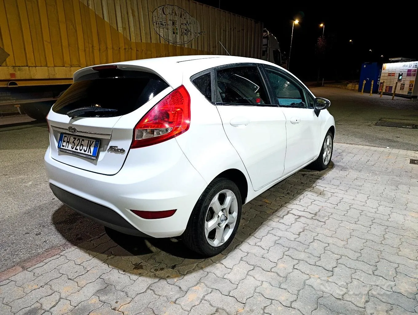 Ford Fiesta 2011 photo 3