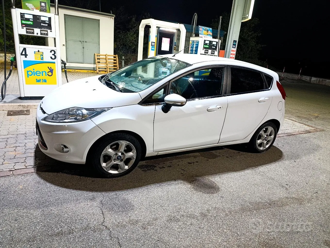 Ford Fiesta 2011 photo 4