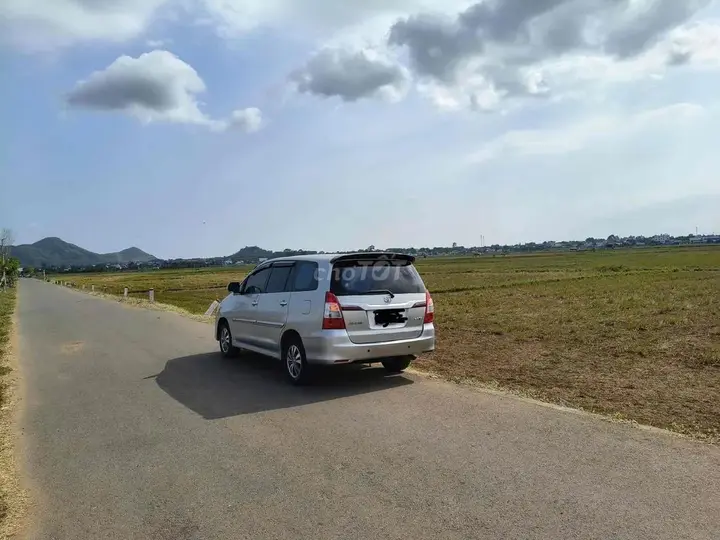 Toyota Innova 2015 photo 3
