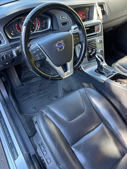 Volvo V60 2015 photo 2