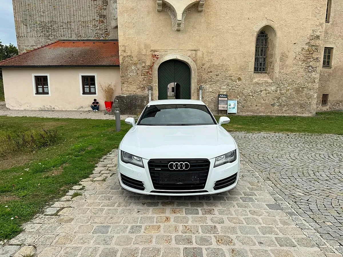 Audi A7 2013 photo 2