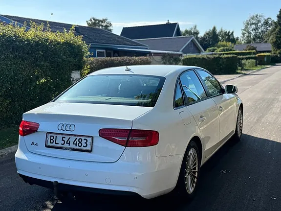 Audi A4 2012 photo 4