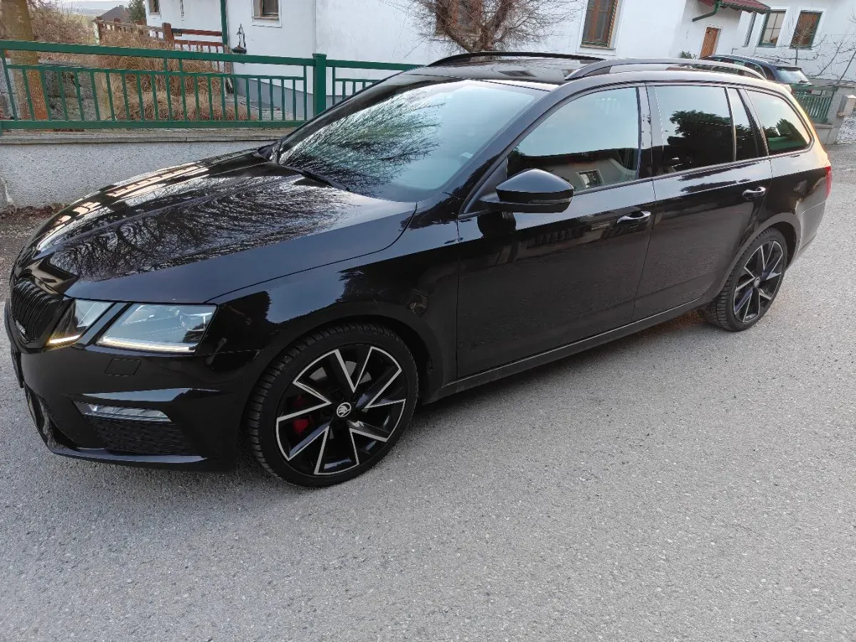 Skoda Octavia 2019 photo 2