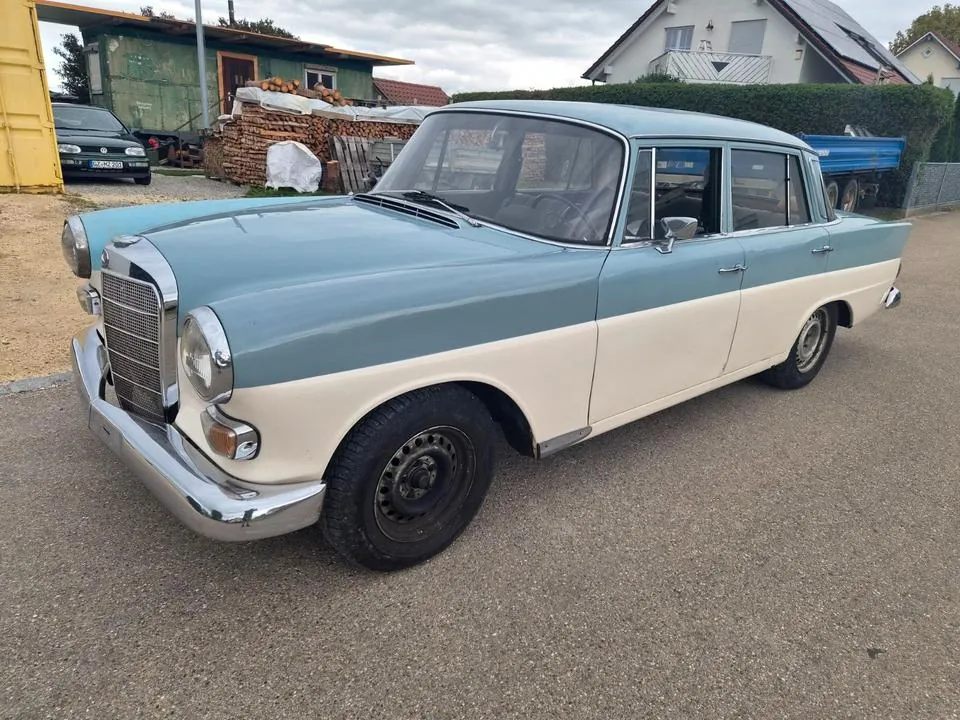 Mercedes-Benz 200D
