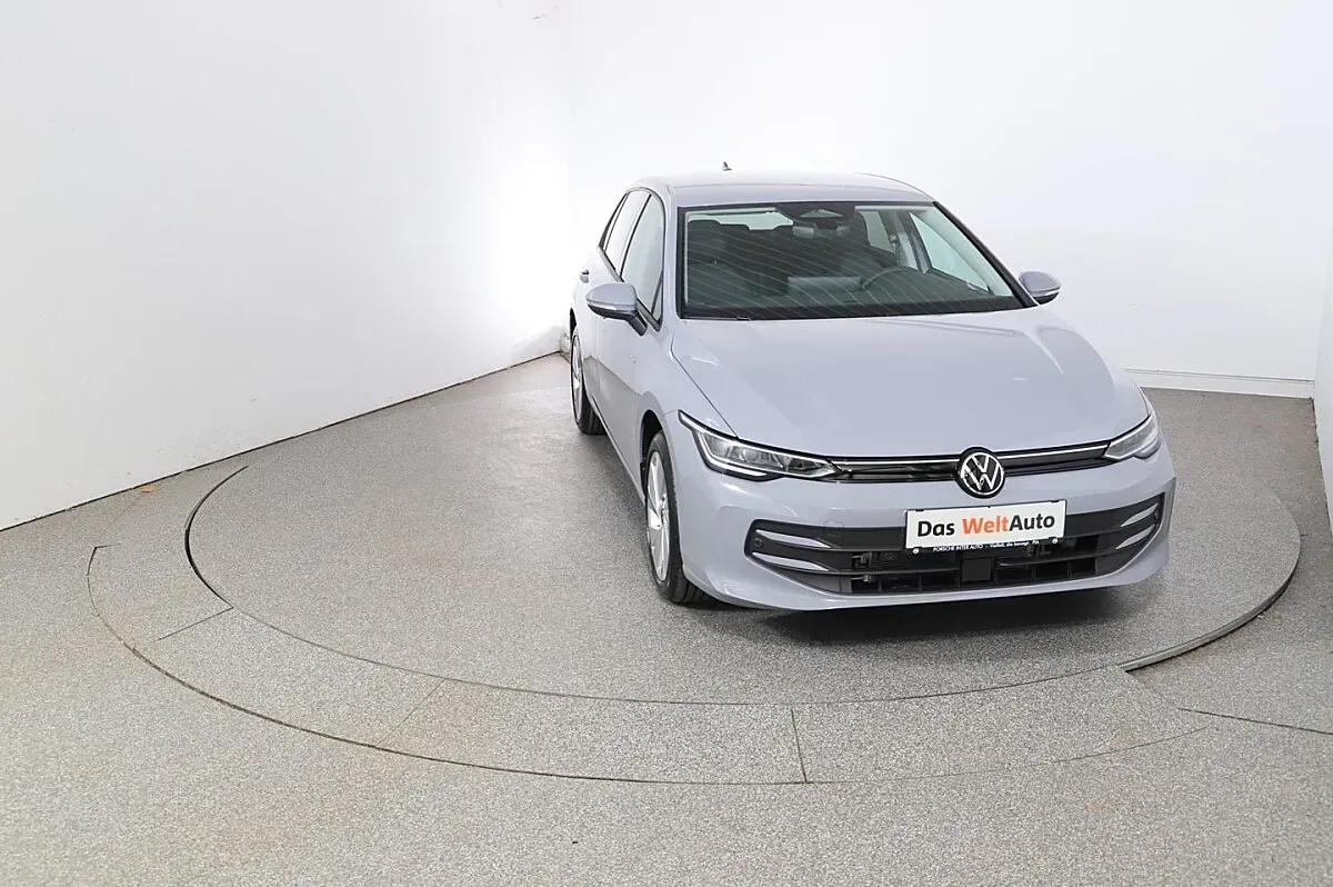 Volkswagen Golf 2026 photo 2