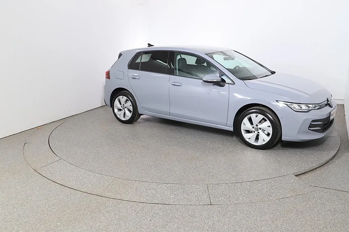 Volkswagen Golf 2026 photo 3