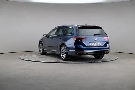 Volkswagen Passat 2022 photo 2