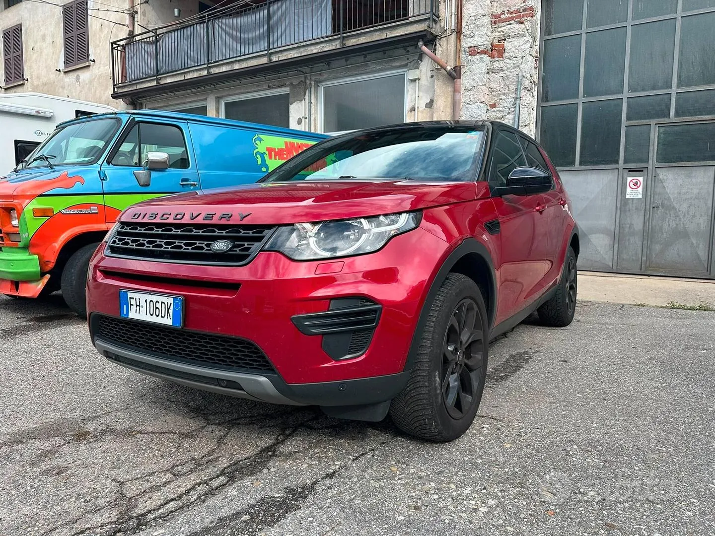 Land Rover Discovery Sport 2017 photo 2
