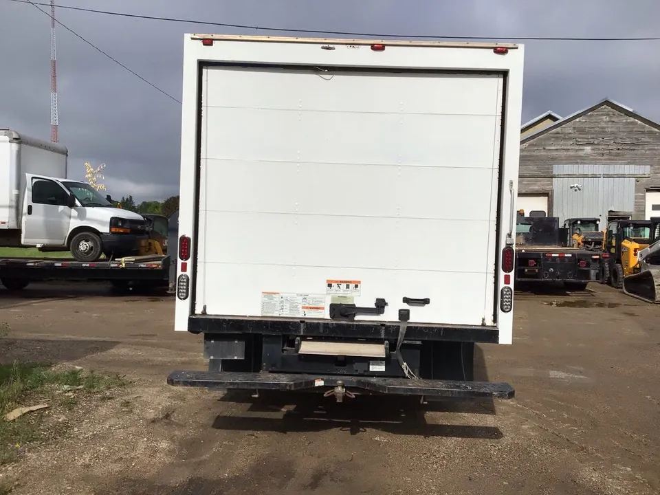 Ford E350 2017 photo 4