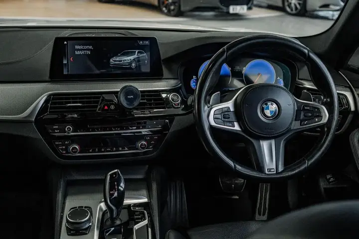 BMW 5 Series 2019 photo 2