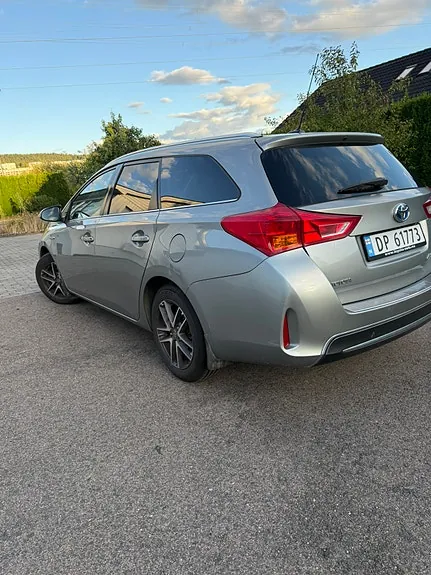 Toyota Auris 2014 photo 3