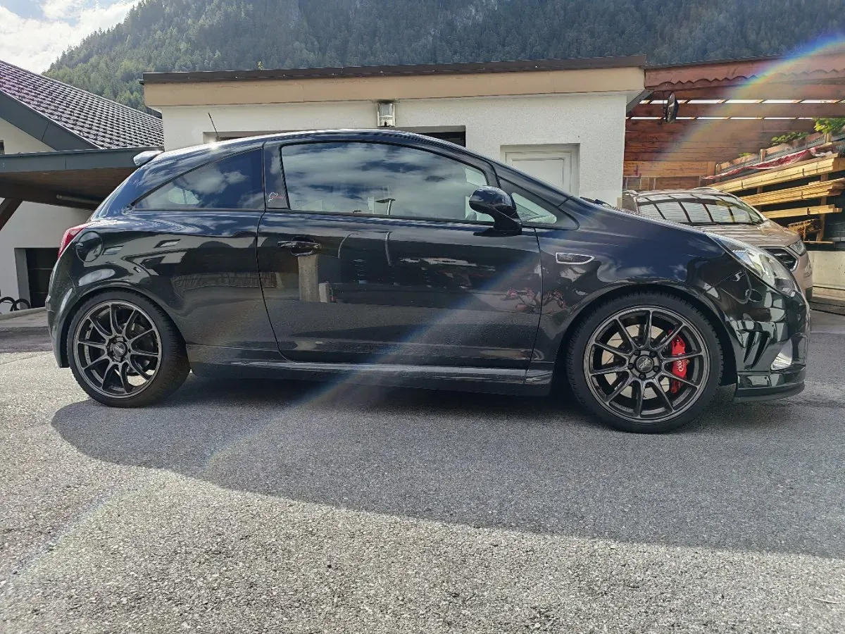 Opel Corsa 2013 photo 2
