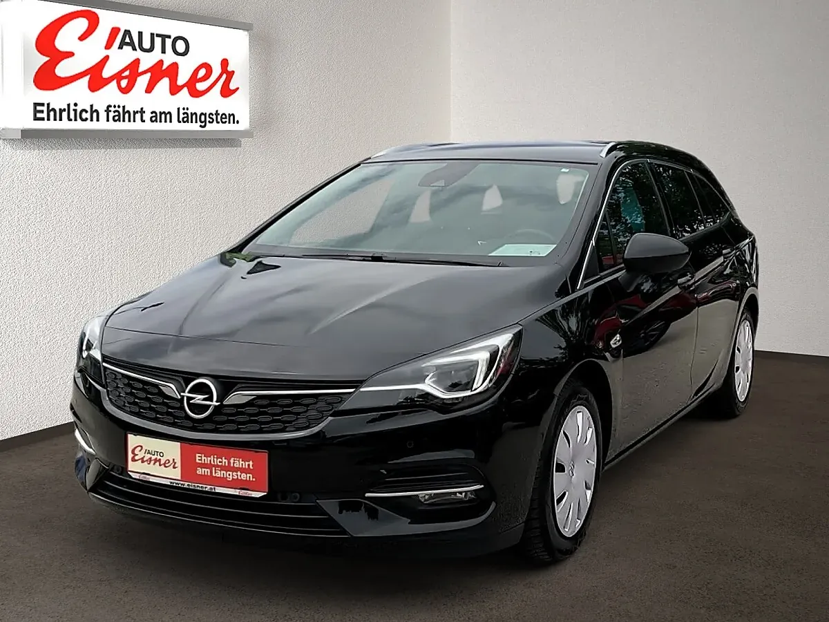 Opel Astra 2022 photo 2