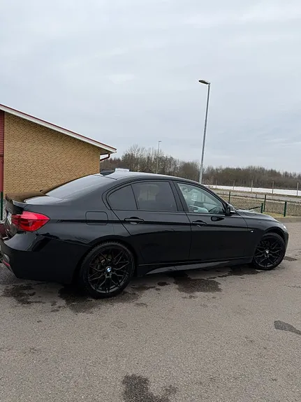BMW 320D 2018 photo 2