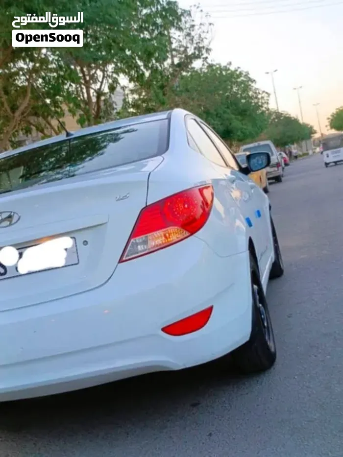 Hyundai Accent 2014 photo 4