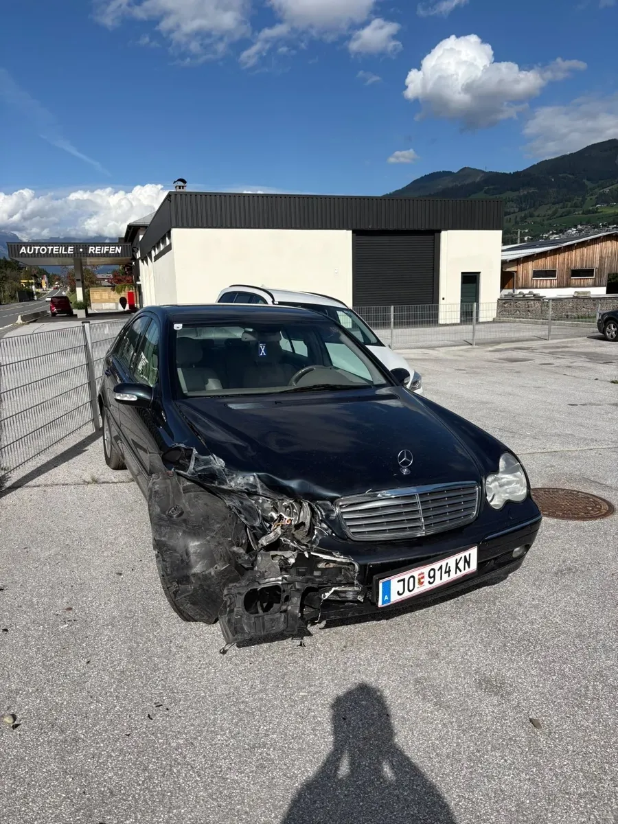 Mercedes-Benz C-Class 2001 photo 2