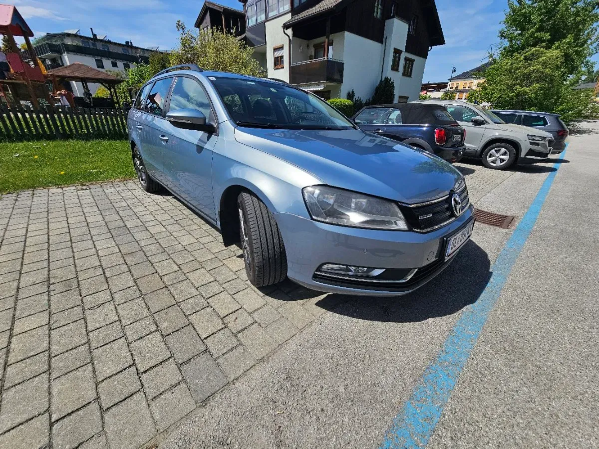 Volkswagen Passat 2012 photo 2
