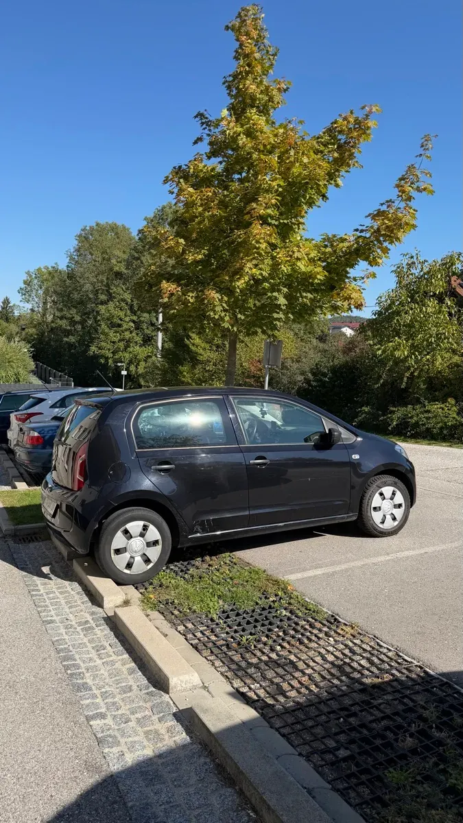 Volkswagen Up 2014 photo 2