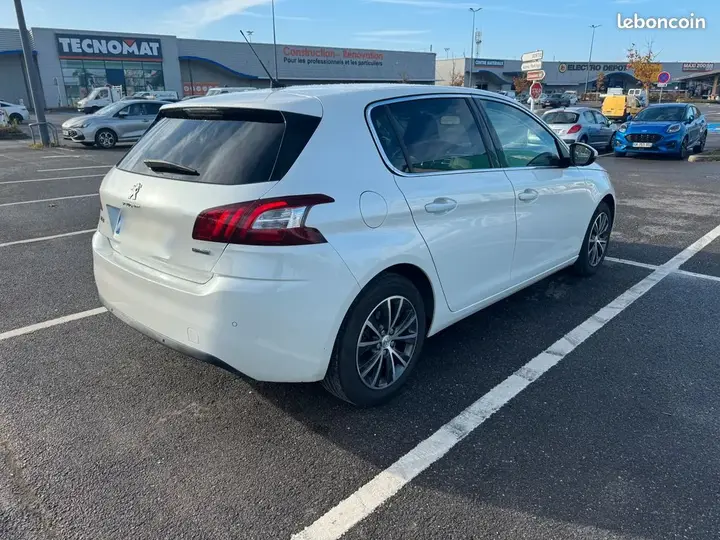 Peugeot 308 2017 photo 2