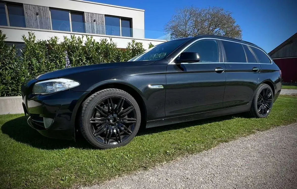 BMW 5 Series 2012 photo 3