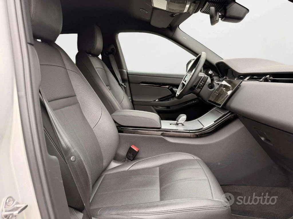 Land Rover Range Rover Evoque 2026 photo 3