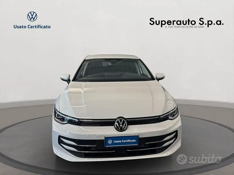 Volkswagen Golf 2026 photo 2