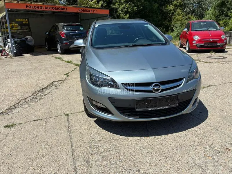 Opel Astra 2014 photo 3