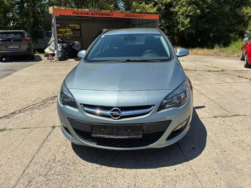 Opel Astra 2014 photo 2