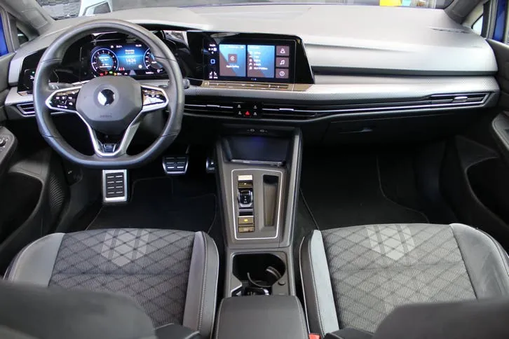 Volkswagen Golf 2021 photo 2