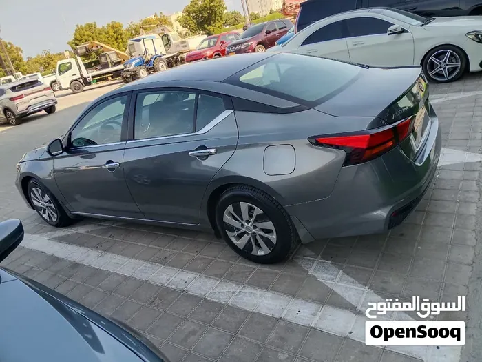 Nissan Altima 2023 photo 3