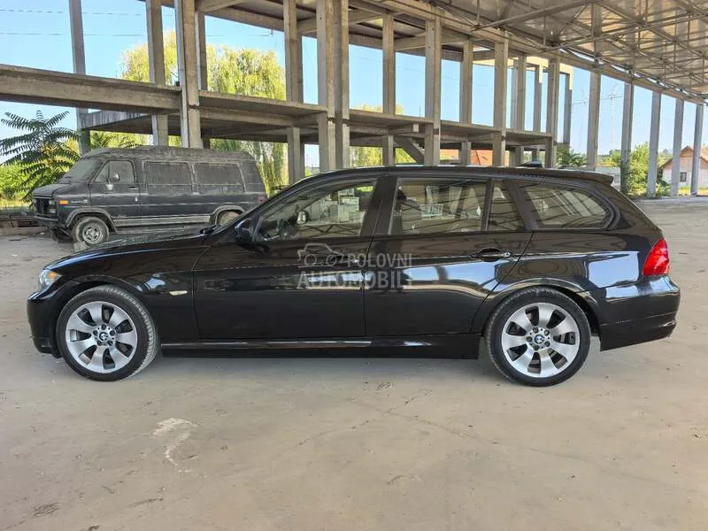 BMW 318 2011 photo 2