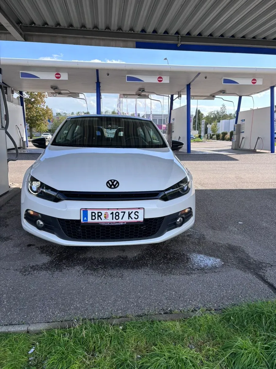 Volkswagen Scirocco 2011 photo 2