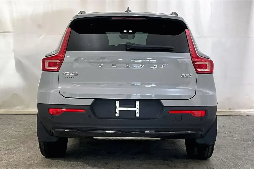 Volvo Xc40 2025 photo 4