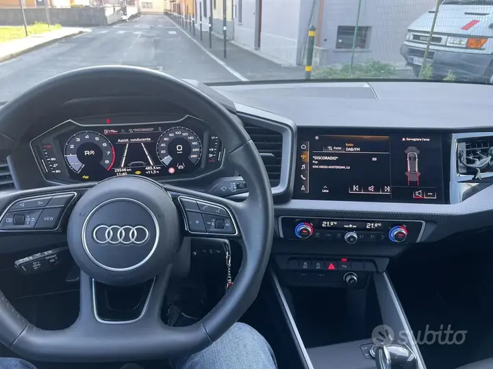Audi A1 2025 photo 5