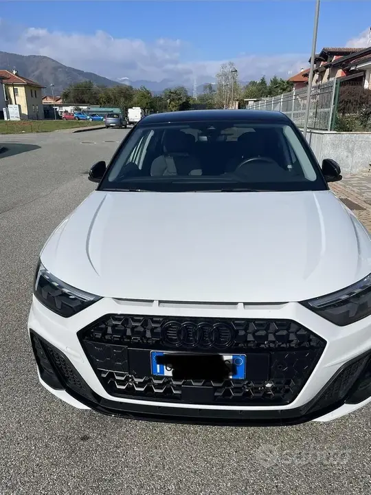 Audi A1 2025 photo 2