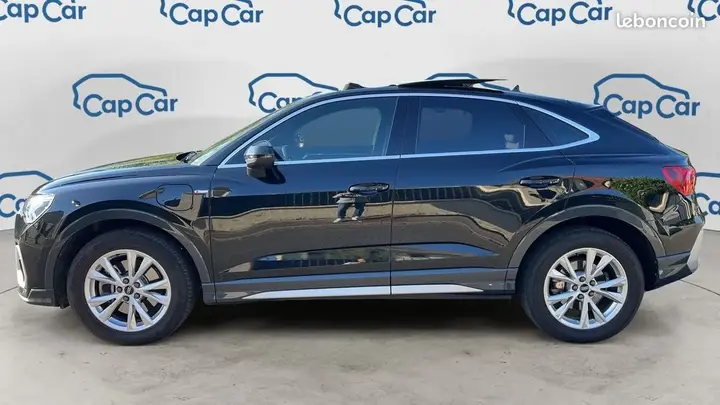 Audi Q3 2021 photo 2