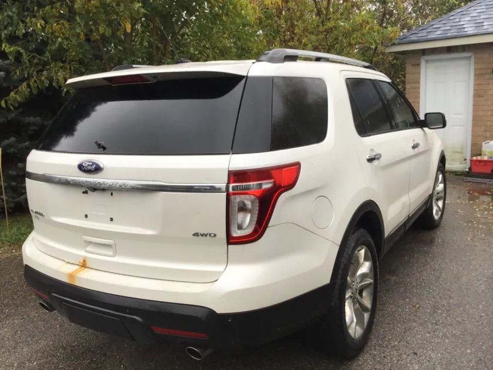 Ford Explorer 2012 photo 2