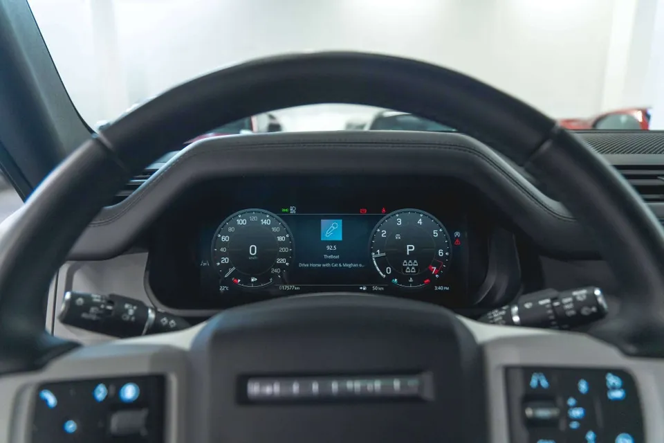 Land Rover Defender 2025 photo 4