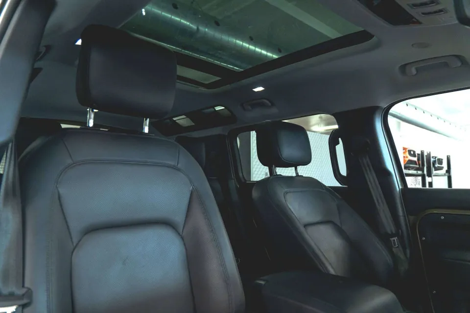 Land Rover Defender 2025 photo 3