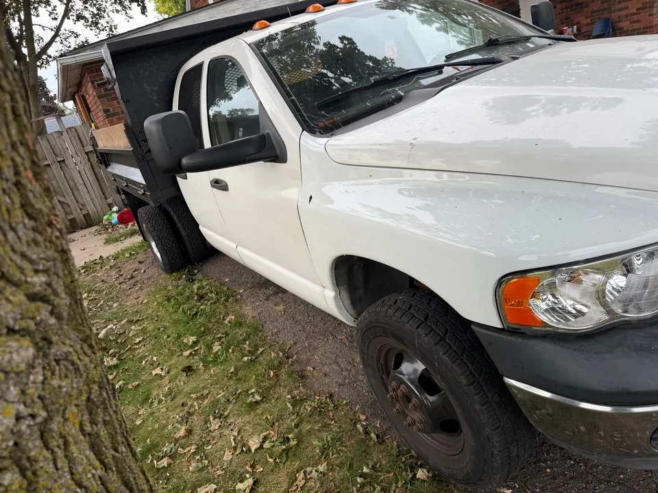 Dodge Ram 3500 2004 photo 3