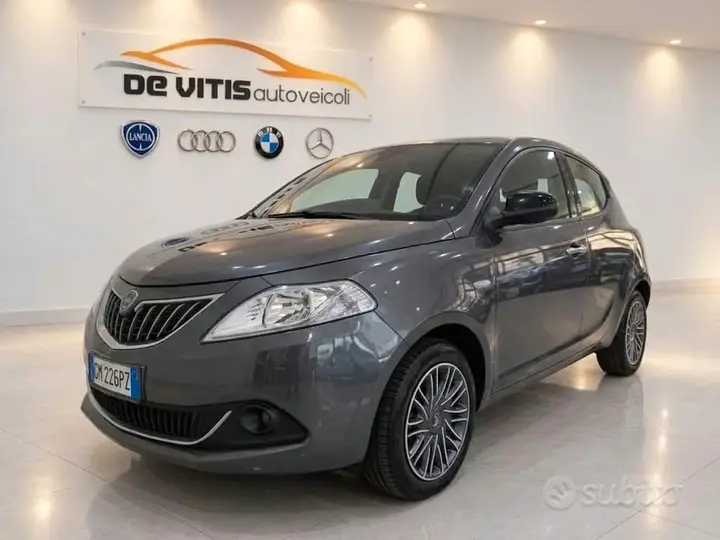 Lancia Ypsilon 2022 photo 2