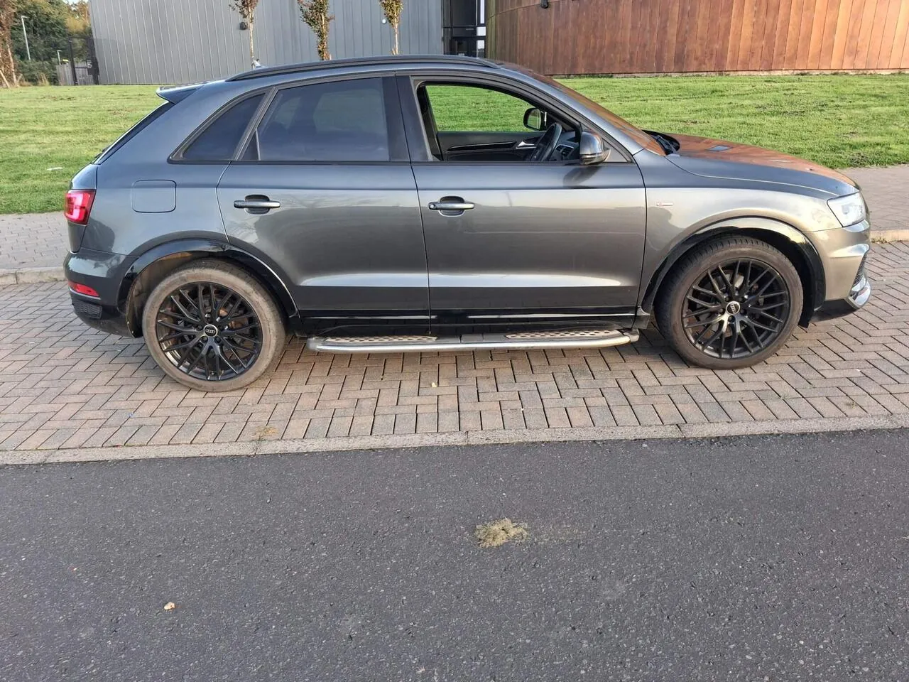 Audi Q3 2018 photo 3