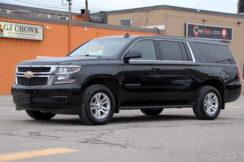 Chevrolet Suburban 2016 photo 3