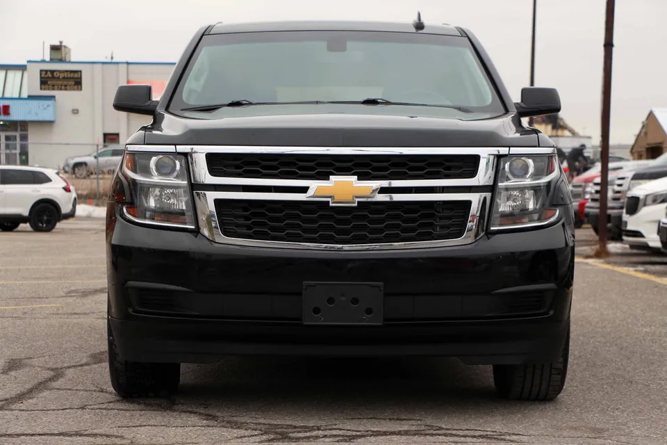 Chevrolet Suburban 2016 photo 2