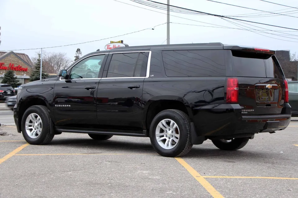 Chevrolet Suburban 2016 photo 5