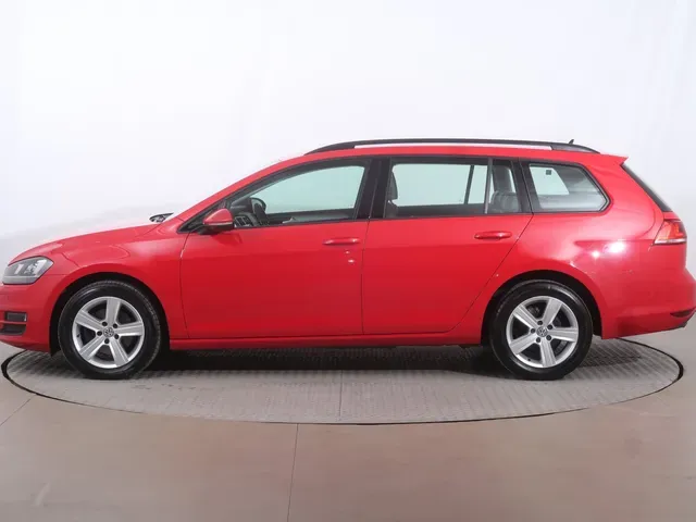 Volkswagen Golf Variant 2016 photo 2