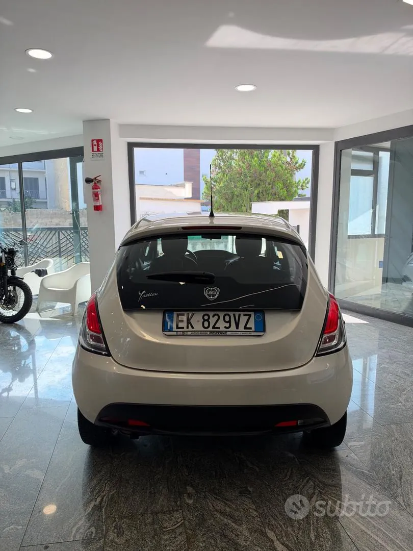 Lancia Ypsilon 2012 photo 3