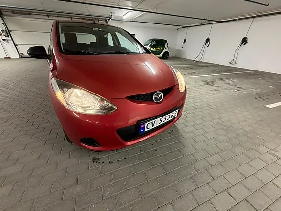 Mazda 2 2009 photo 2