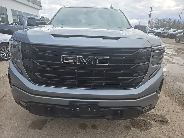 GMC Sierra 1500 2023 photo 2