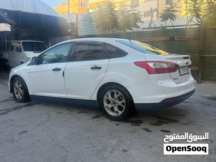 Ford Focus 2015 photo 2